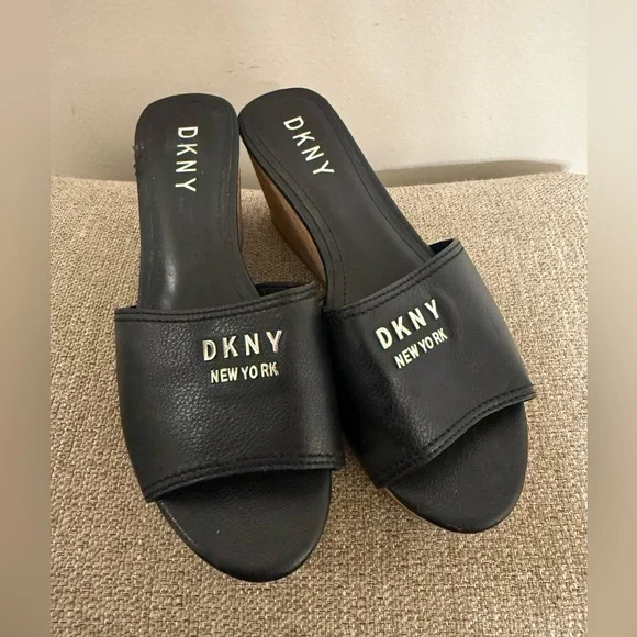 DKNY Black Women's Slide Sandals - Picture 2 of 9